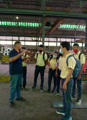 Estudiantes de la Escuela Técnica Fe Y Alegría “Monseñor Juan José Bernal”.